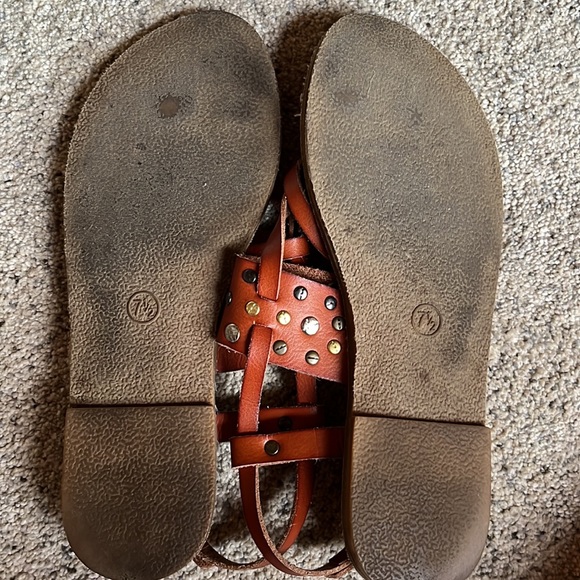 Brown sandals size 7 - Picture 2 of 3